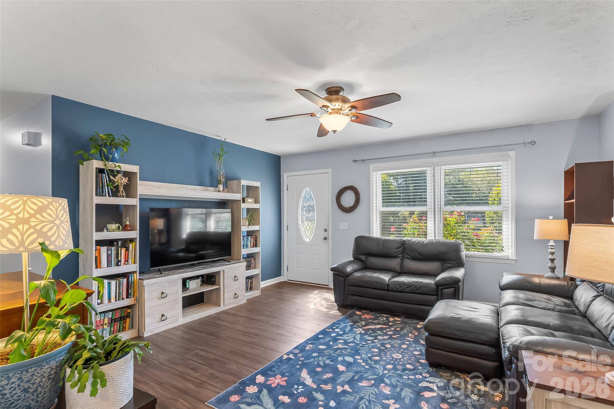 23 E Silverleaf DR, Hendersonville, NC 28739