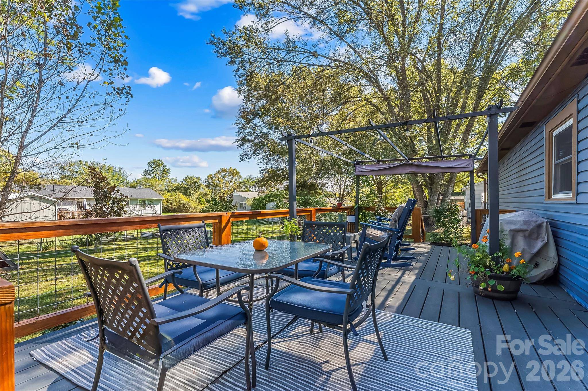 23 E Silverleaf DR, Hendersonville, NC 28739