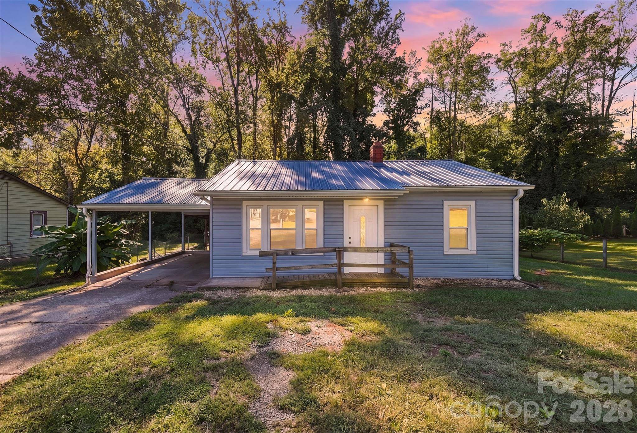 110 Brookside LN, Morganton, NC 28655