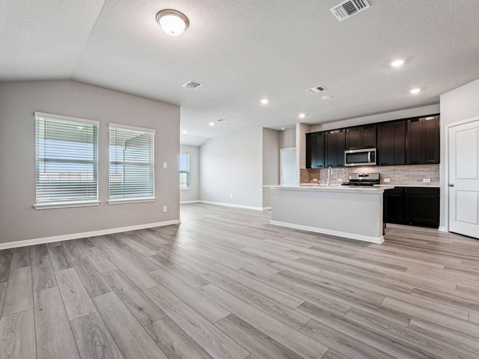 282 Red Tail Hawk LN, Cedar Creek, TX 78612