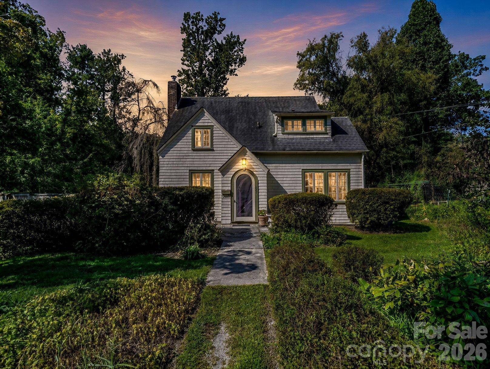 323 Blythe ST, Hendersonville, NC 28739