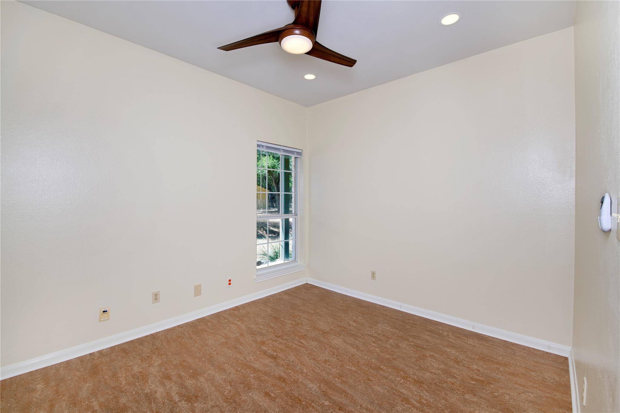 102 Whitetail DR #200-E, San Marcos, TX 78666