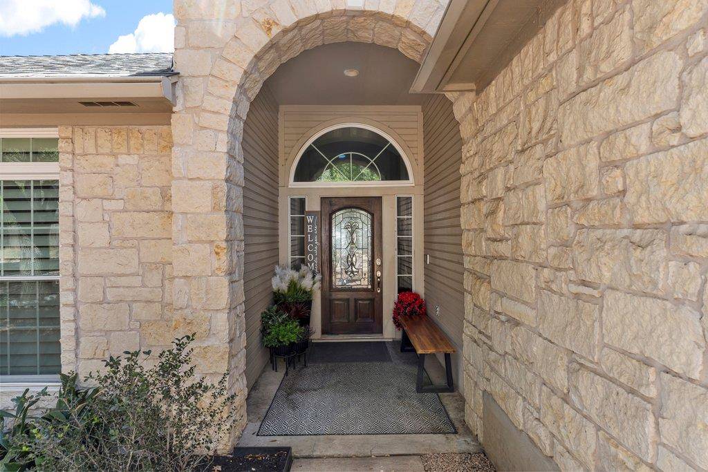 6913 Auckland DR, Austin, TX 78749