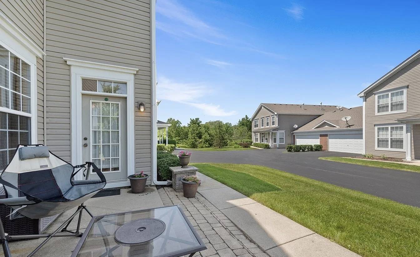 296 Whitfield DR #A, Sugar Grove, IL 60554