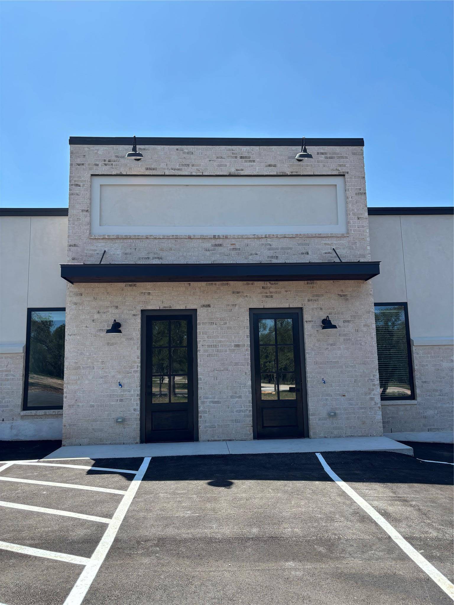 104 Oak CT, Johnson City, TX 78636