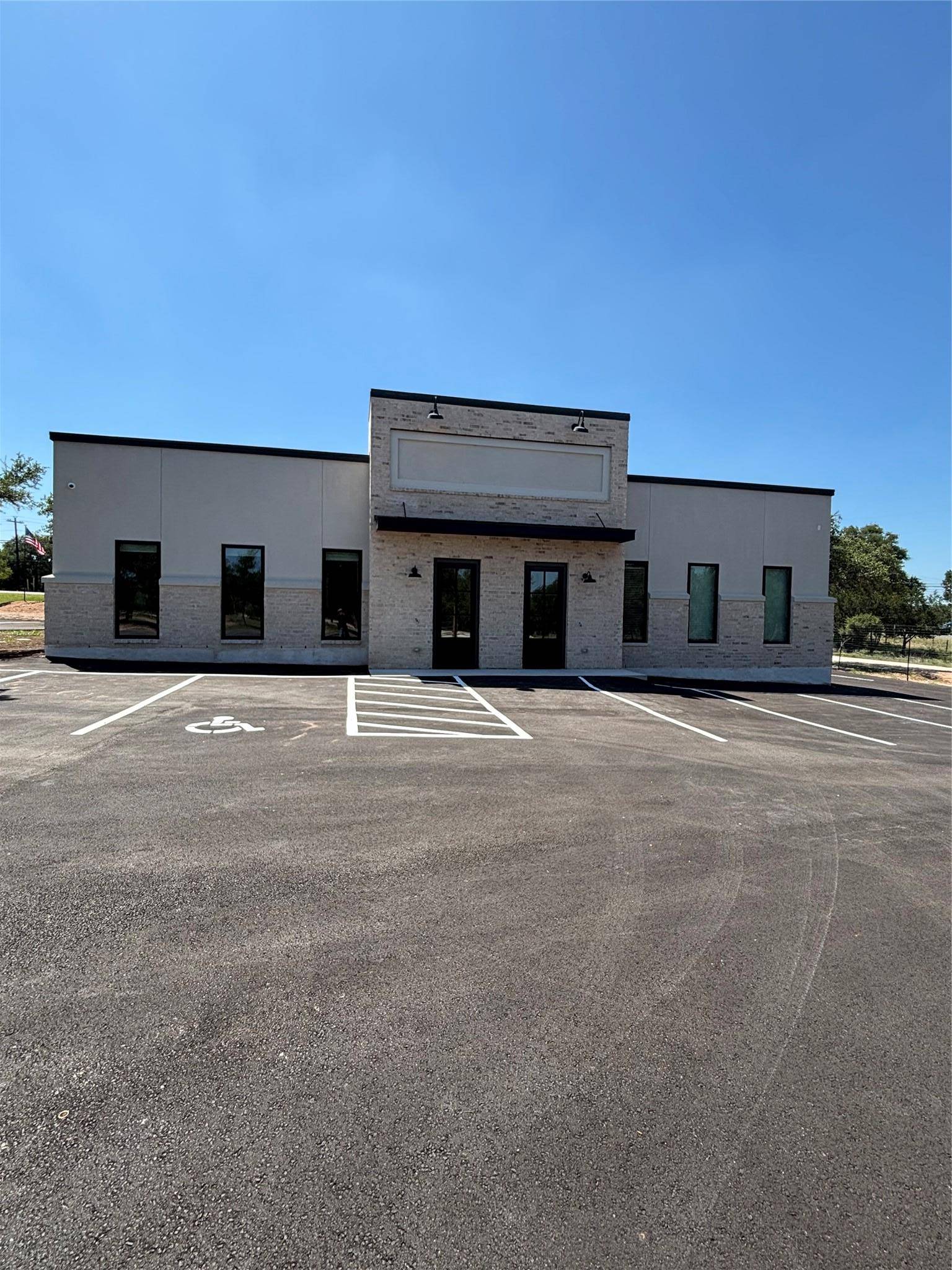 104 Oak CT, Johnson City, TX 78636