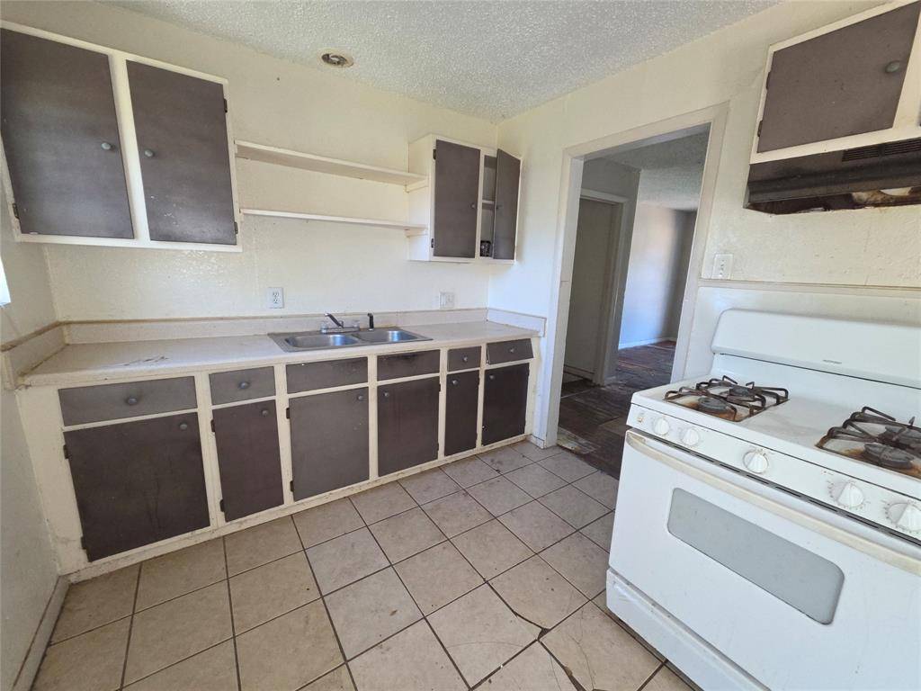 619 Truman Street, Arlington, TX 76011