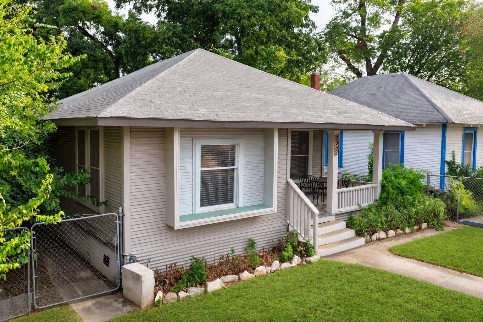 2032 E Cesar Chavez ST, Austin, TX 78702