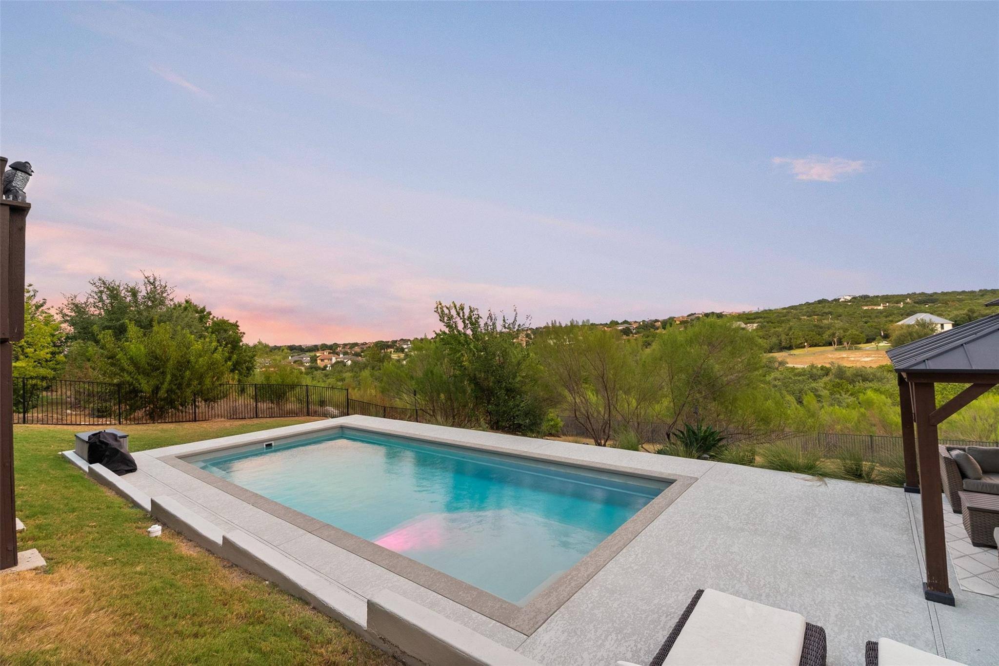 207 LODESTONE LN, Austin, TX 78738
