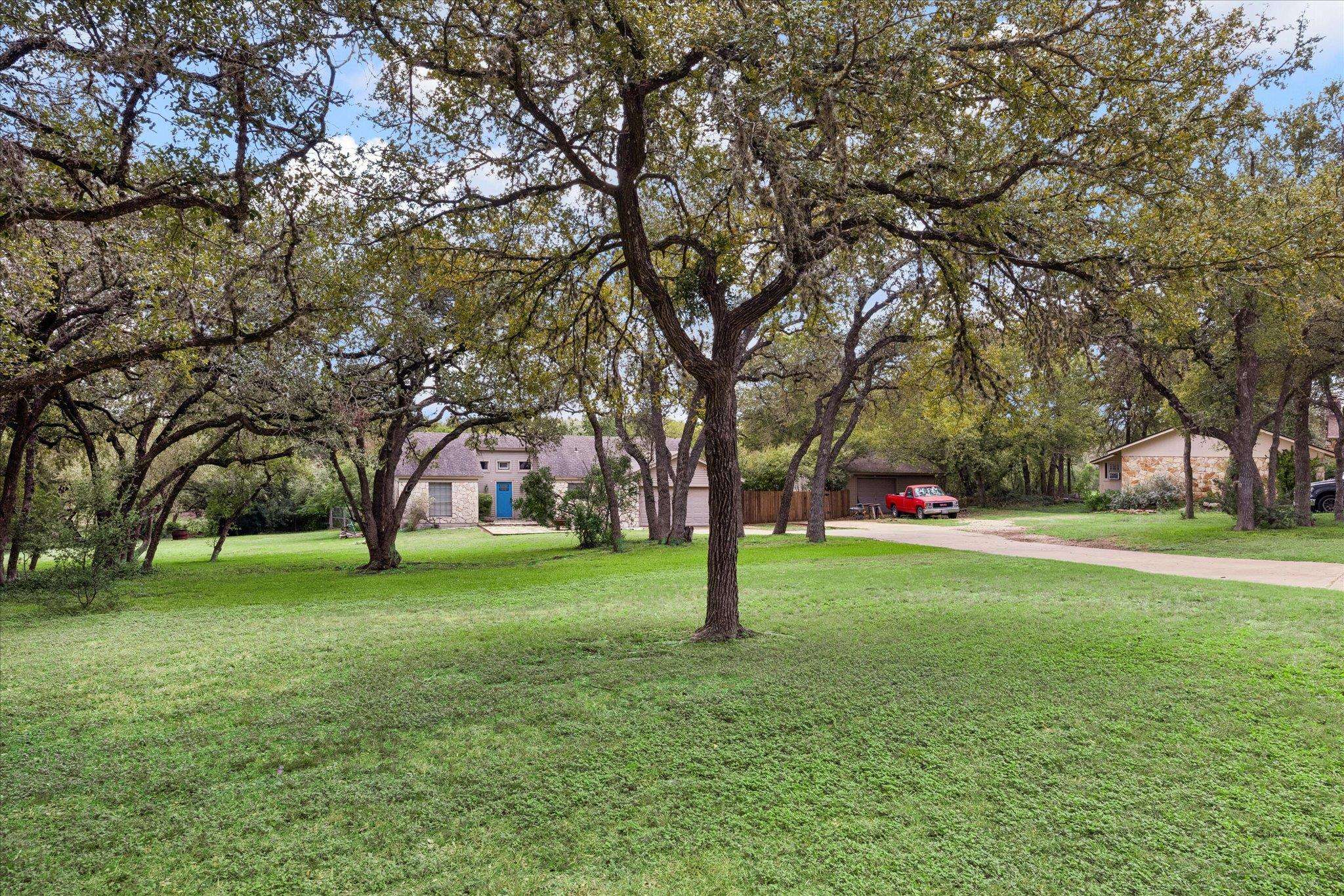 2307 Sparrow DR, Manchaca, TX 78652