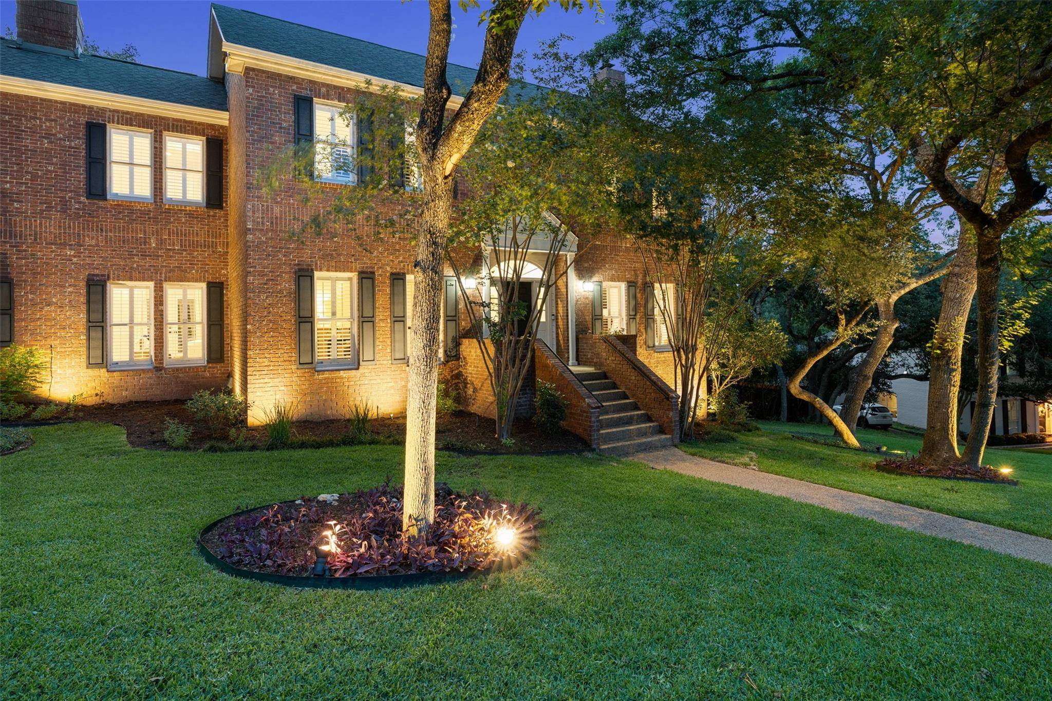 2922 Thousand Oaks DR, Austin, TX 78746
