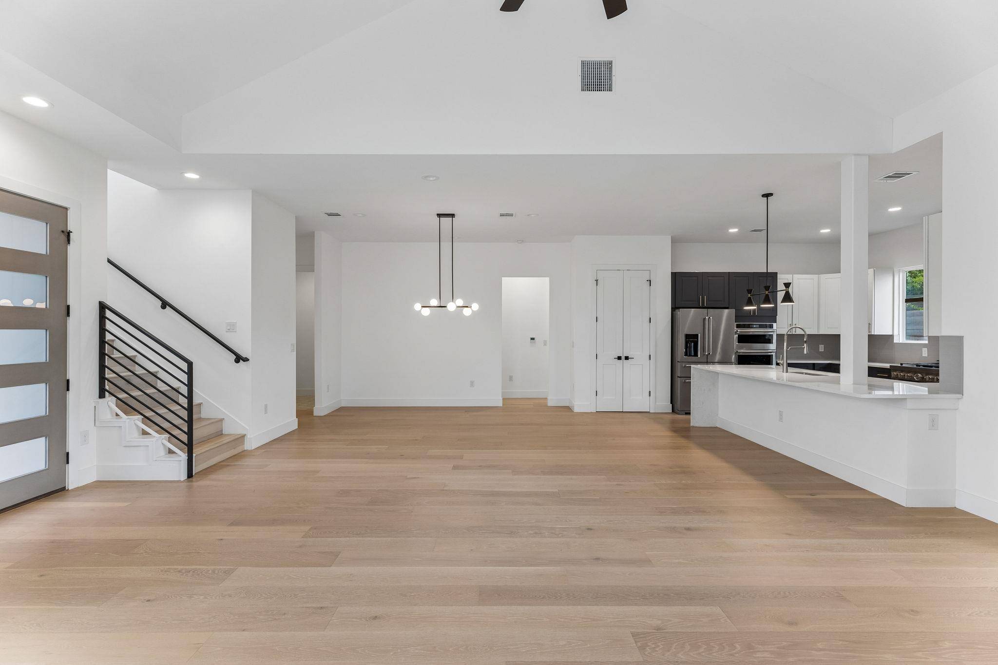 400 Post Road DR #1, Austin, TX 78704