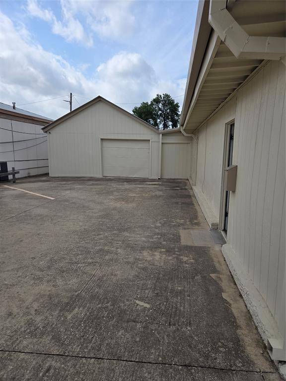 326 E Northwest Highway, Grapevine, TX 76051