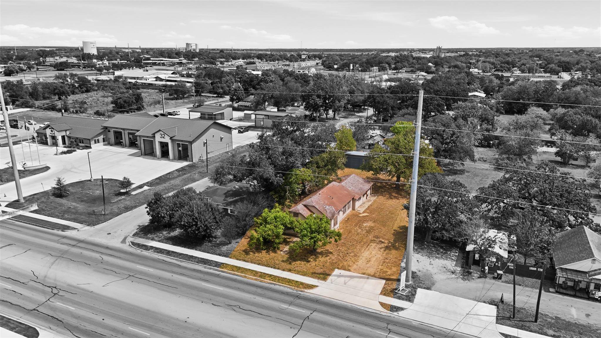 1602 Water ST, Gonzales, TX 78629