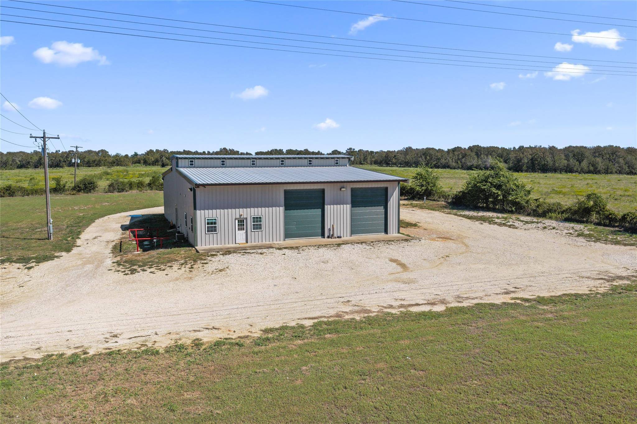 3706 Us-290 E, Paige, TX 78659