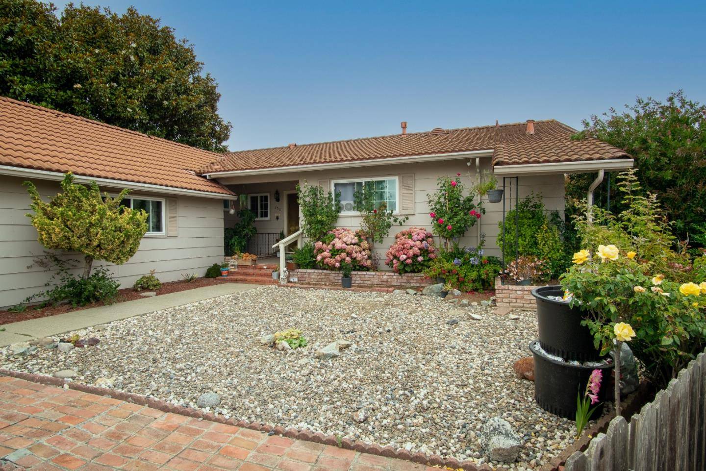 Freedom, CA 95019,350 Fuchsia DR