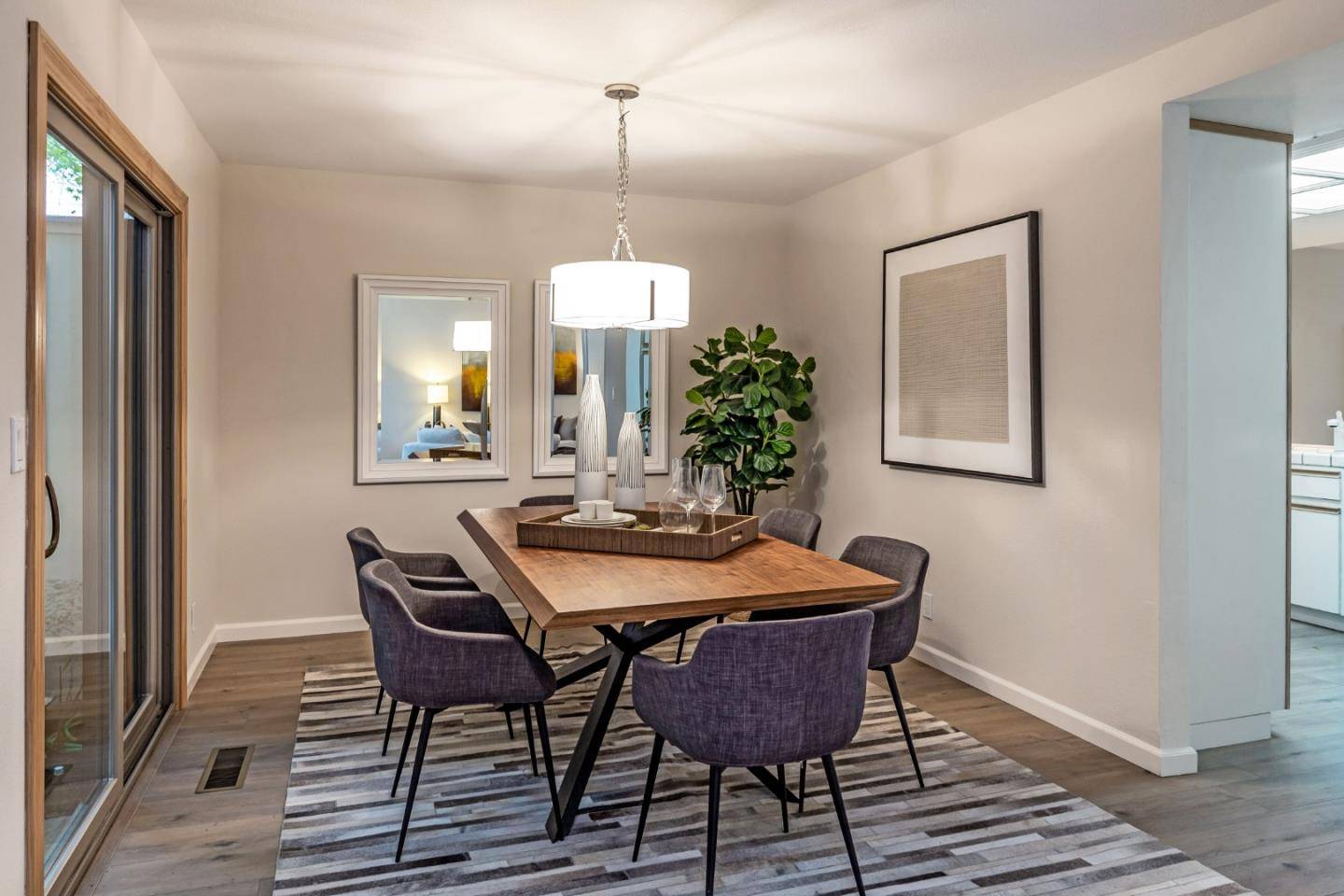 Mountain View, CA 94040,1115 Sussex SQ