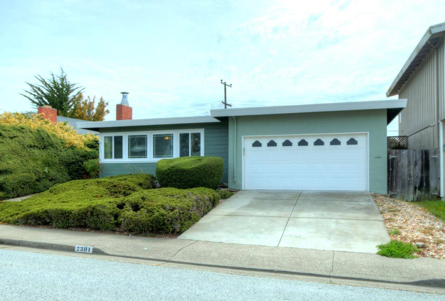 San Bruno, CA 94066,2301 Crestmoor DR