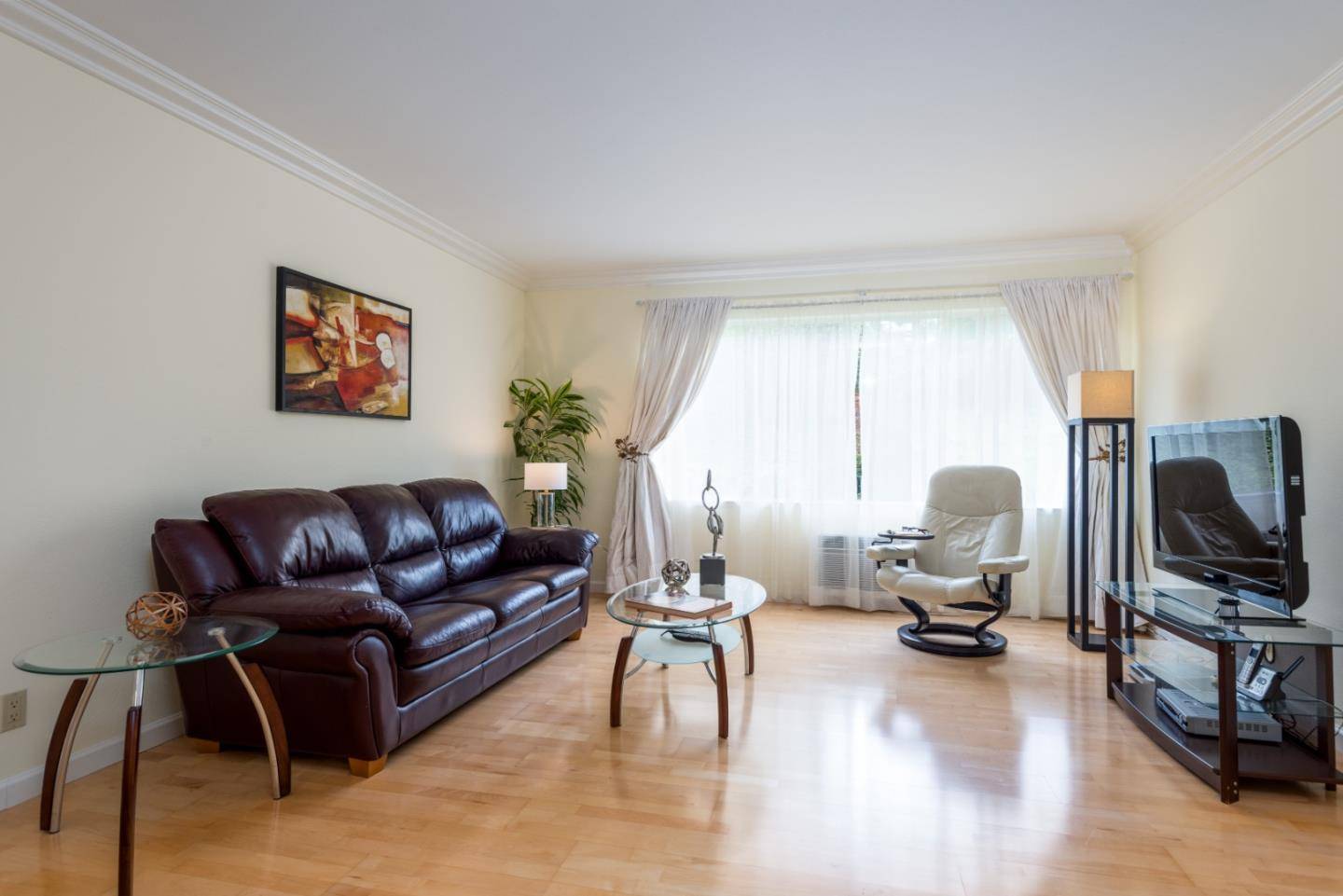 Menlo Park, CA 94025,2140 Santa Cruz AVE B106