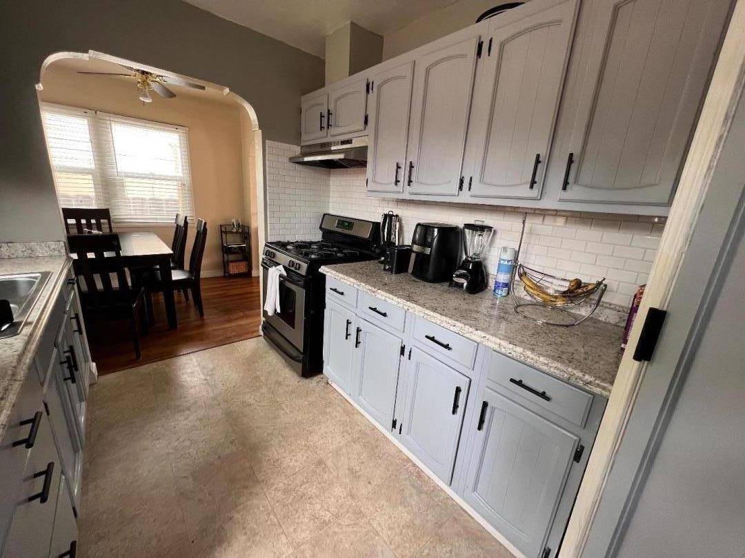 Royal Oaks, CA 95076,18 Jonathan ST