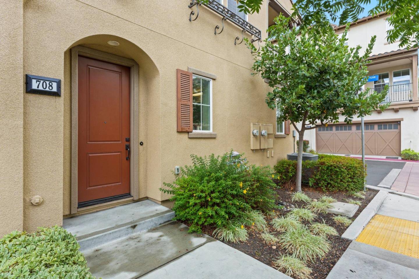 Sunnyvale, CA 94087,708 Satsuma TER