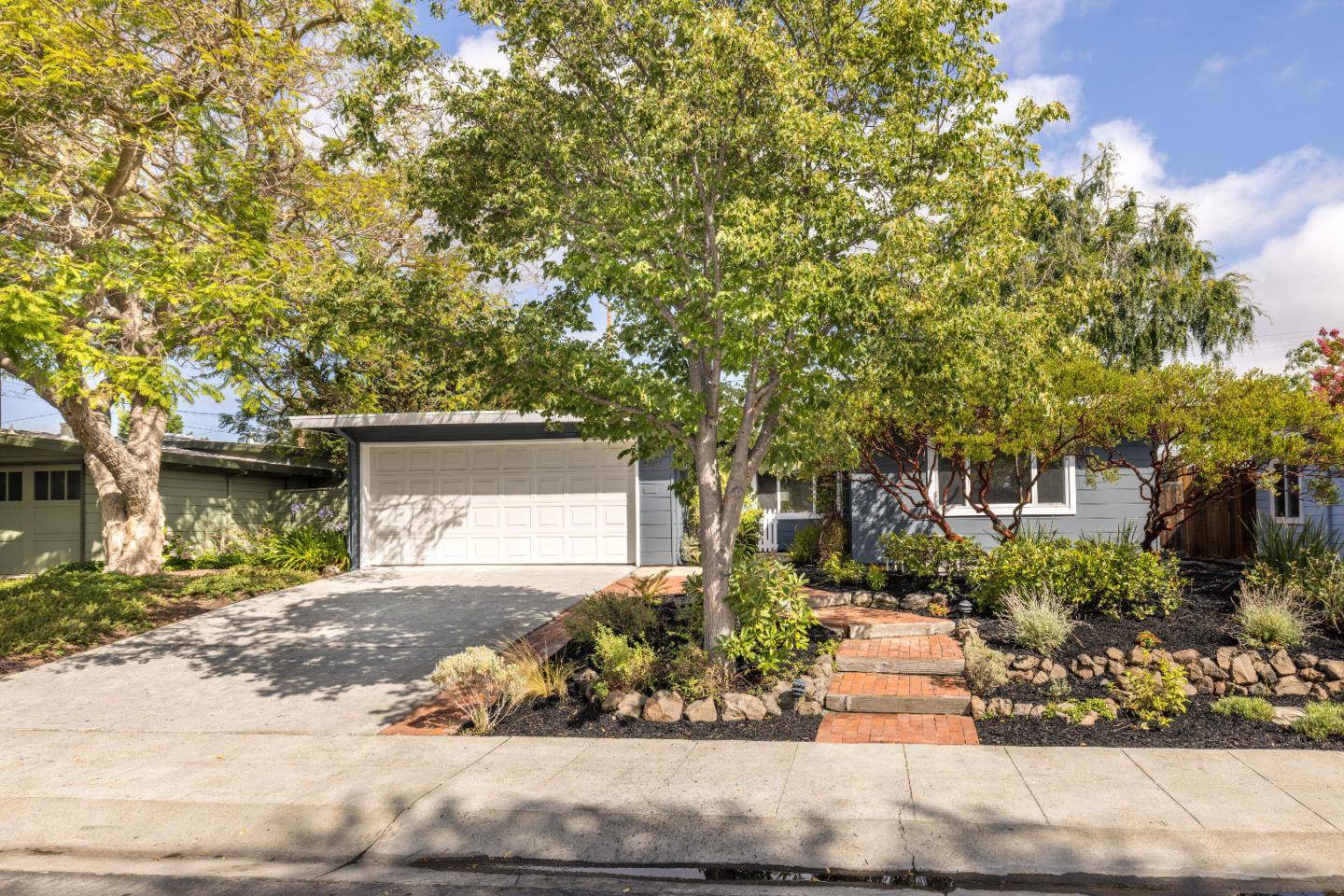 Palo Alto, CA 94306,441 Alger DR