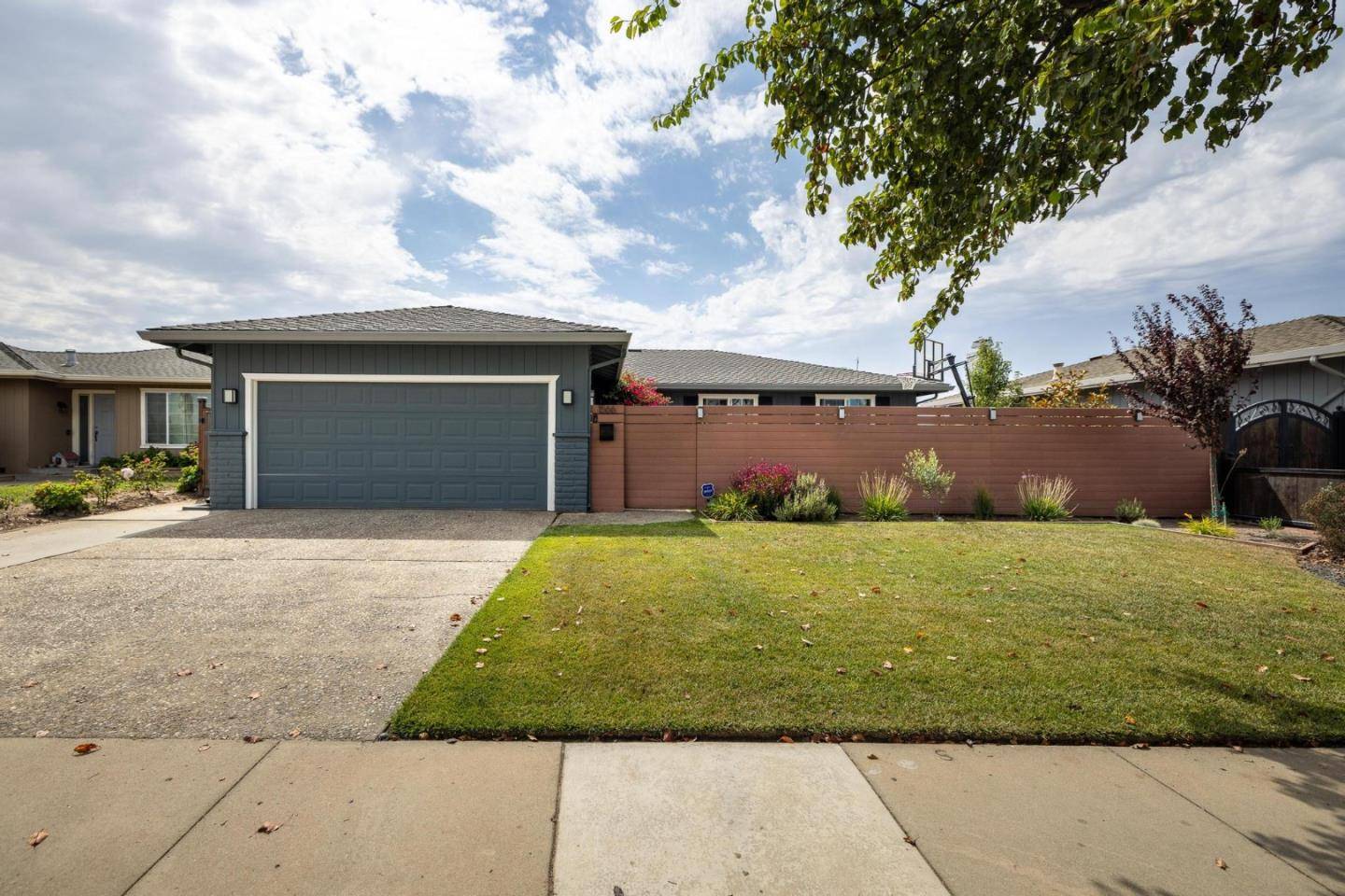 Salinas, CA 93906,1566 Los Altos WAY