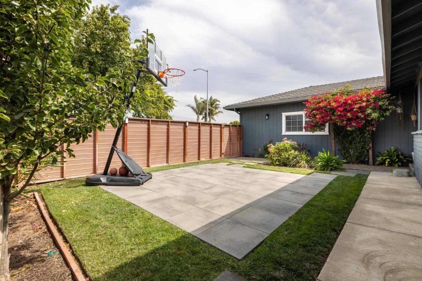Salinas, CA 93906,1566 Los Altos WAY