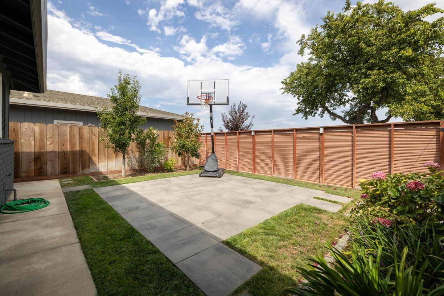 Salinas, CA 93906,1566 Los Altos WAY
