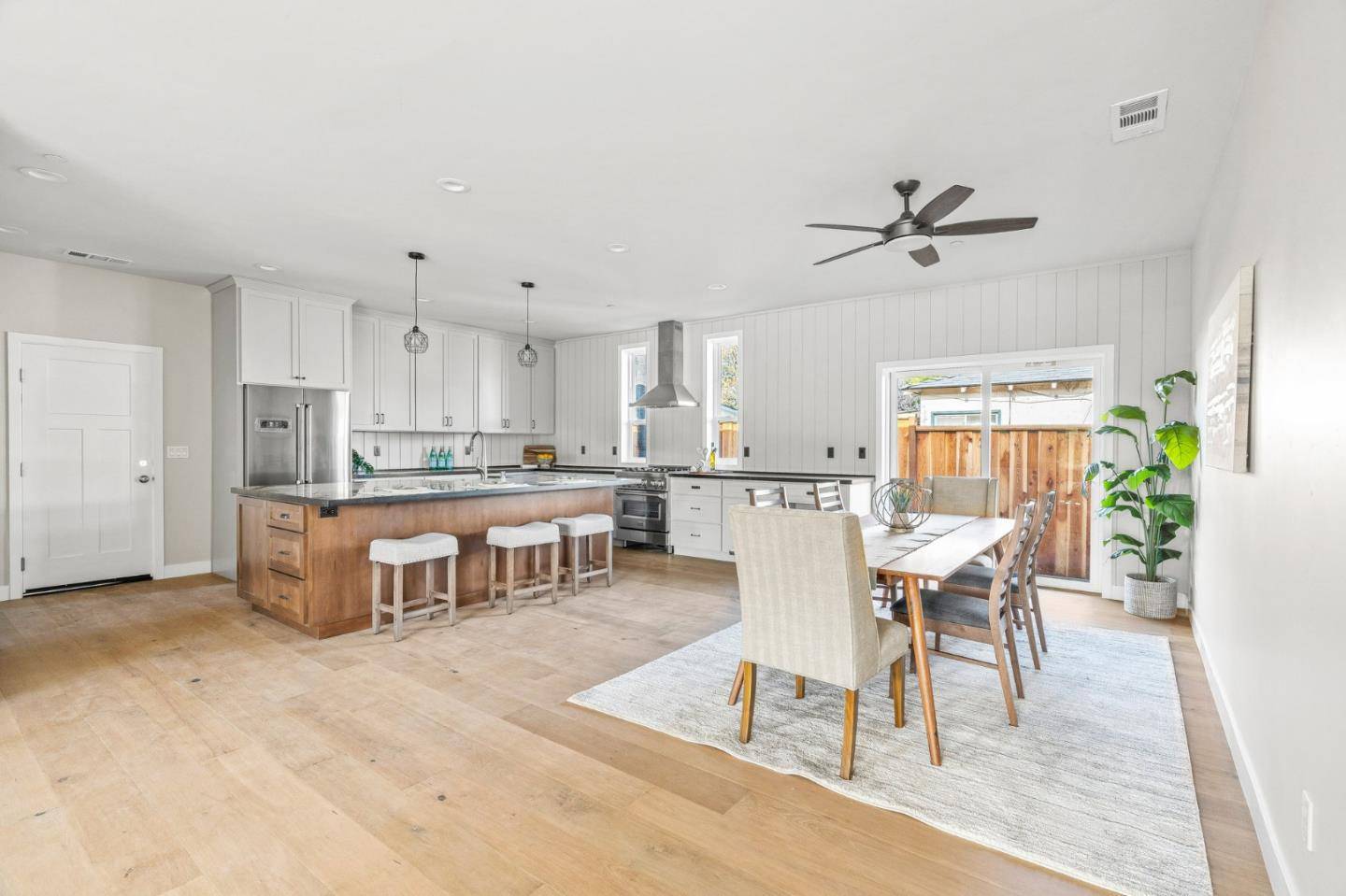 Santa Cruz, CA 95062,2275 Paul Minnie CT