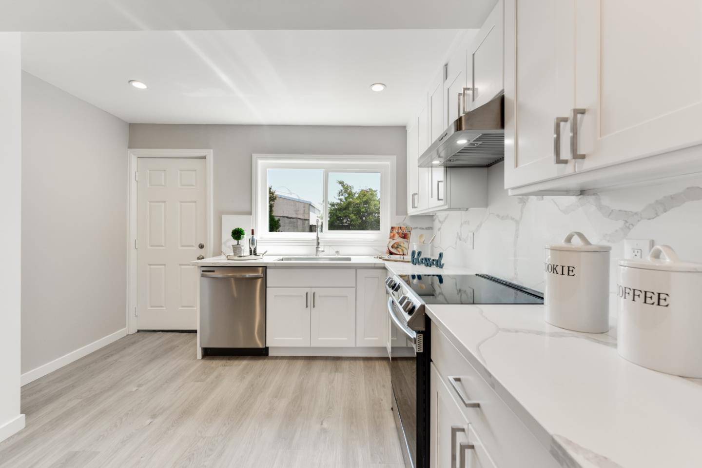 Daly City, CA 94014,147 Knowles AVE