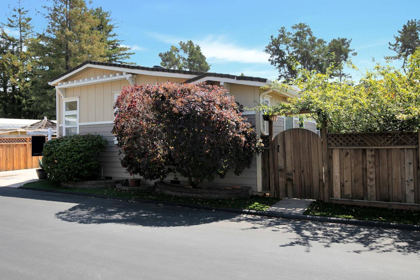 Capitola, CA 95010,300 Plum ST 57