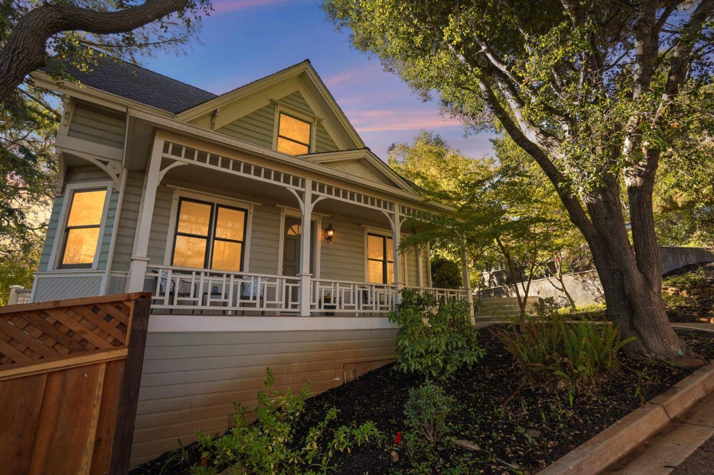 Los Gatos, CA 95030,98 Fairview PLZ