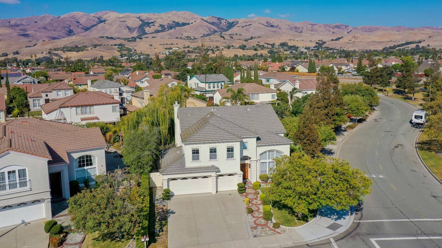 Milpitas, CA 95035,633 Angus DR