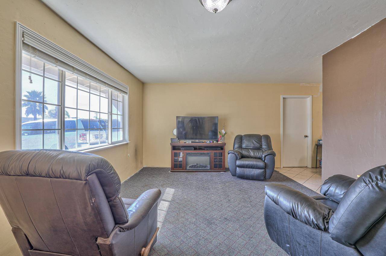 Salinas, CA 93906,293 Pingree WAY