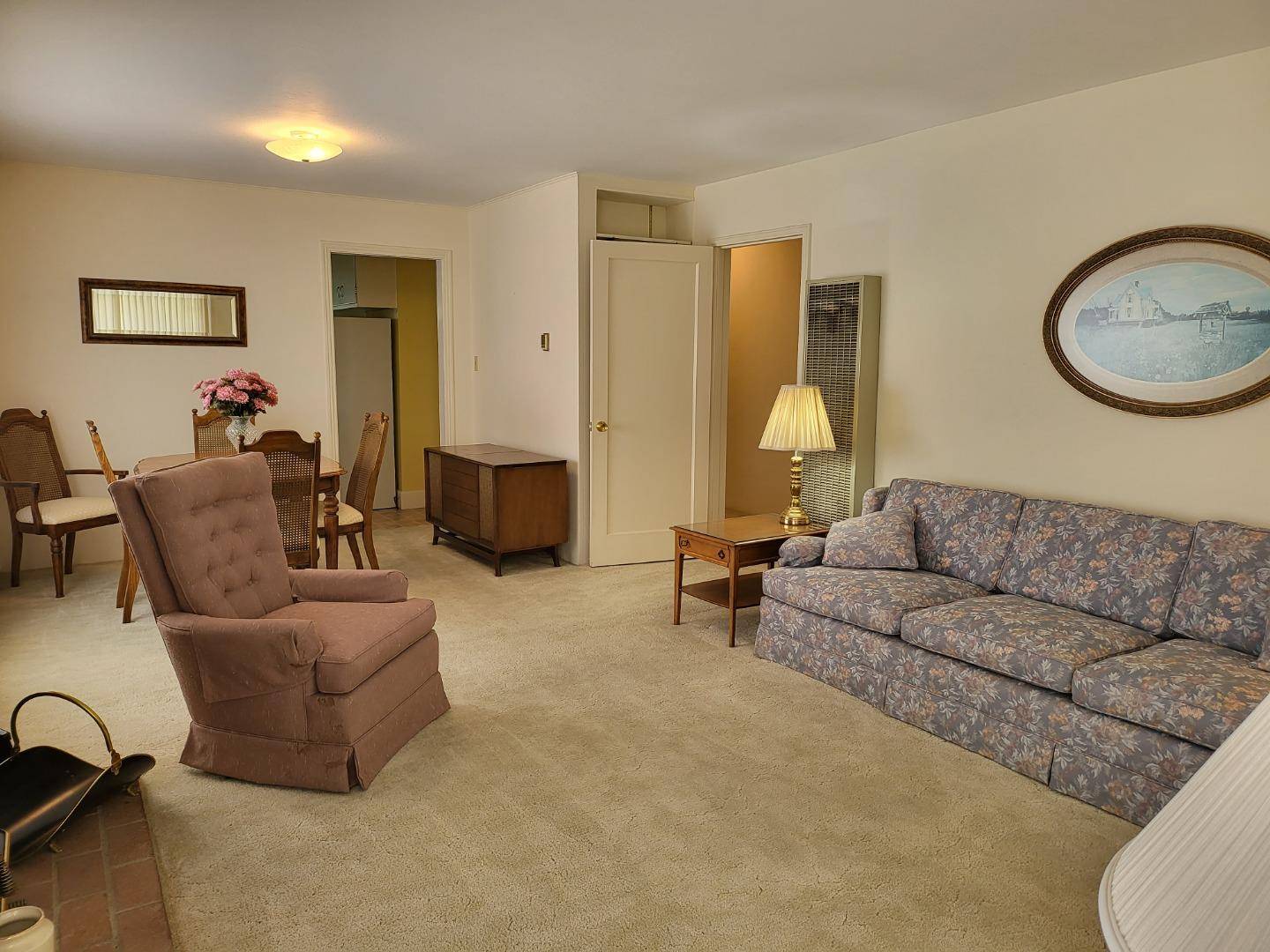 Salinas, CA 93906,233 Angelus DR