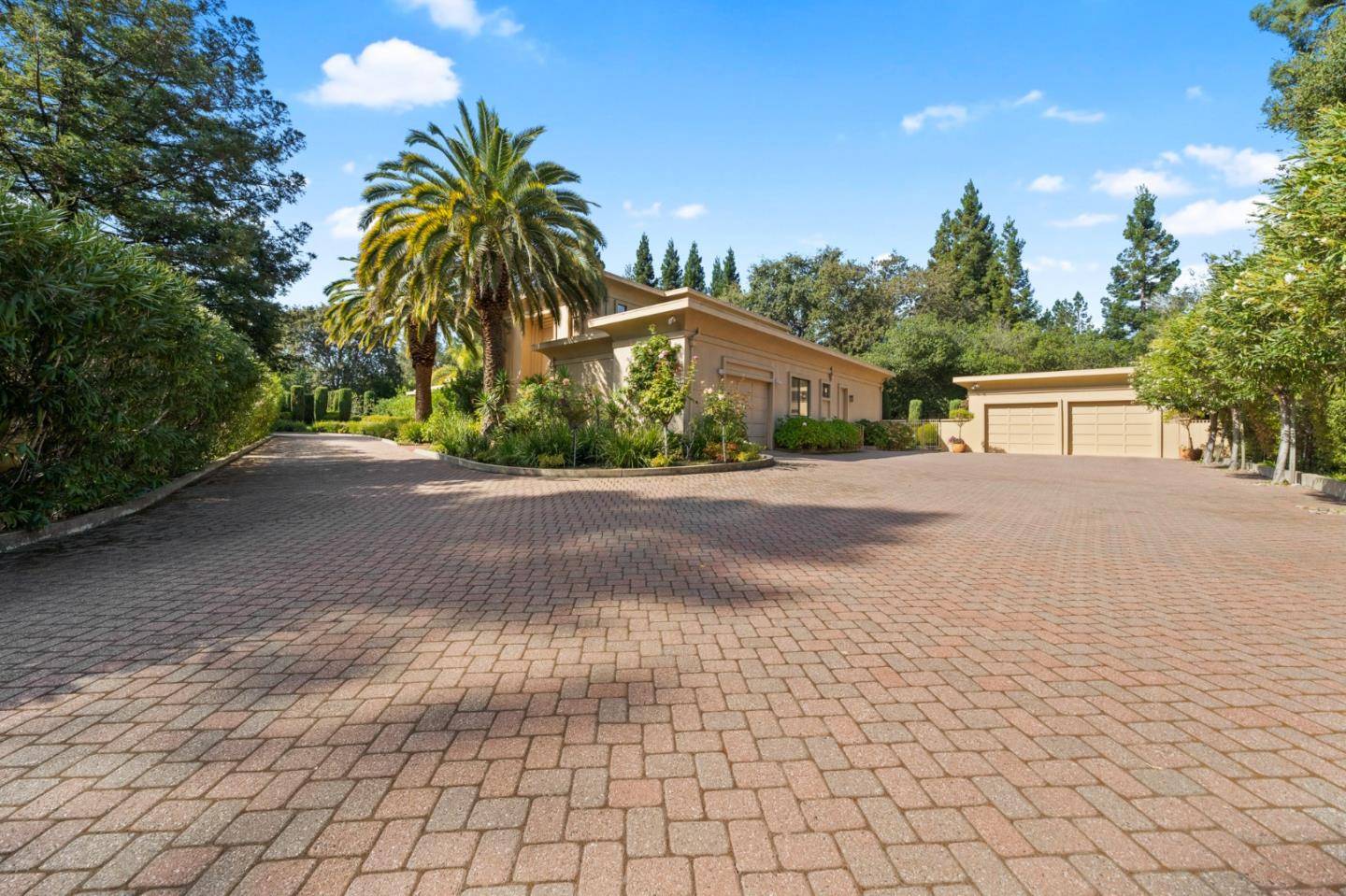 Atherton, CA 94027,262 Camino Al Lago