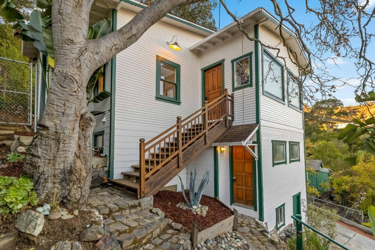 San Carlos, CA 94070,123 Winding WAY