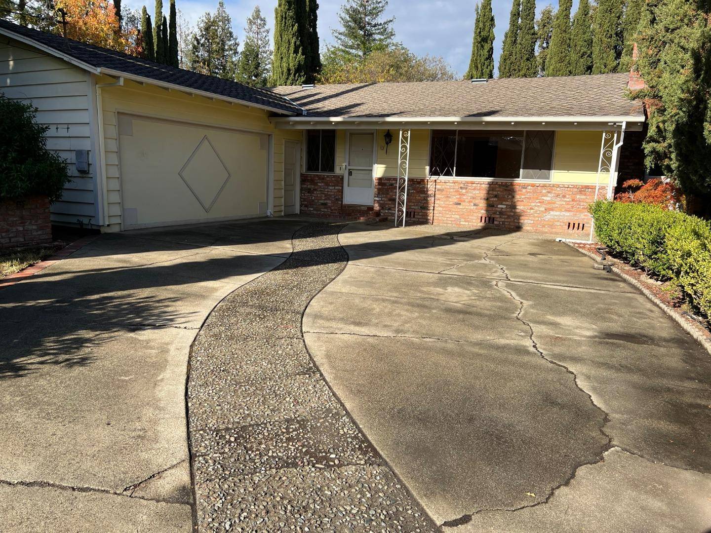 Redwood City, CA 94061,310 Santa Clara AVE