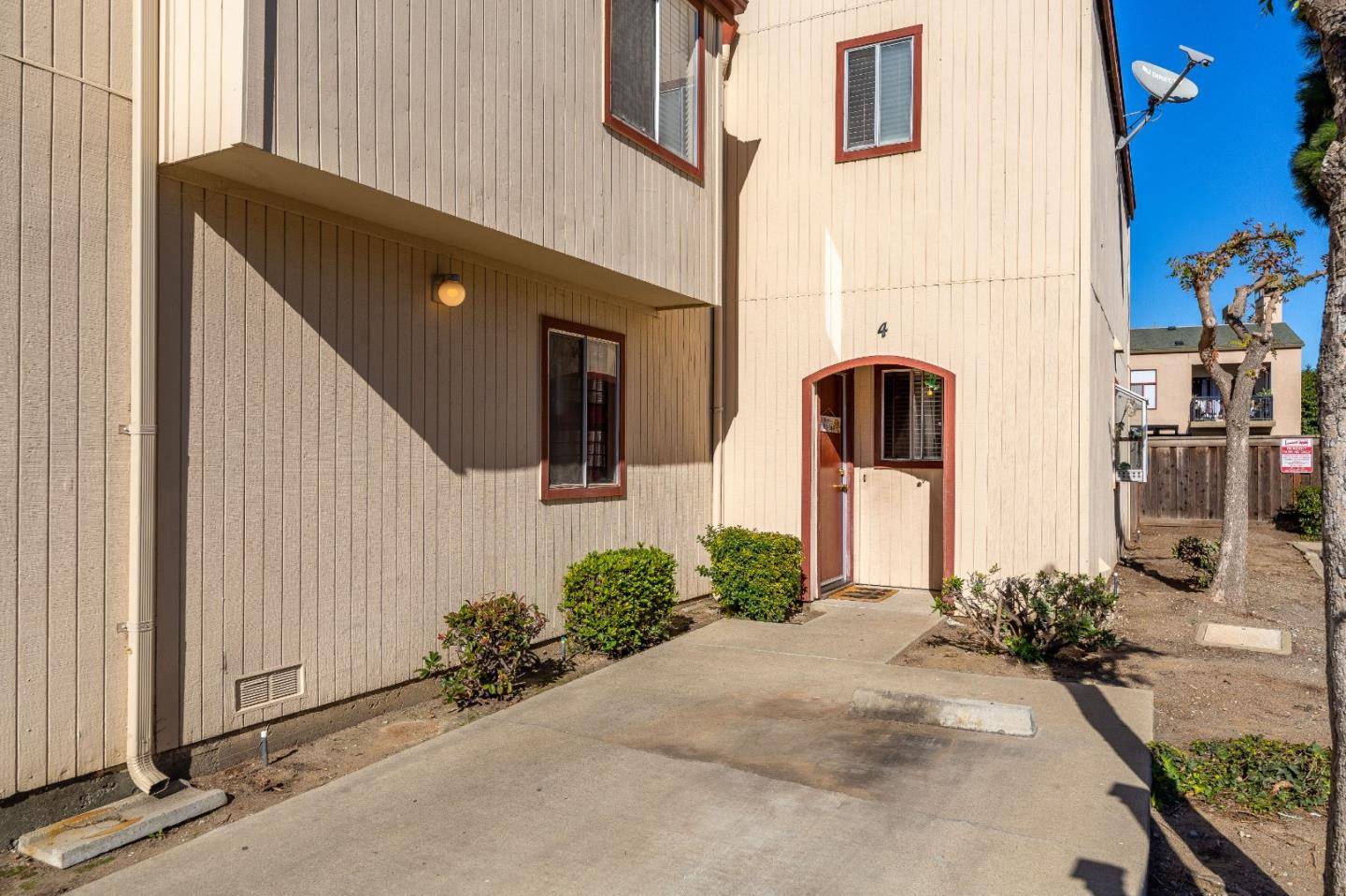 Salinas, CA 93906,2370 N Main ST 4