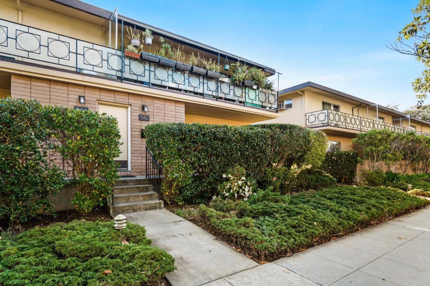 Palo Alto, CA 94301,540 Guinda ST