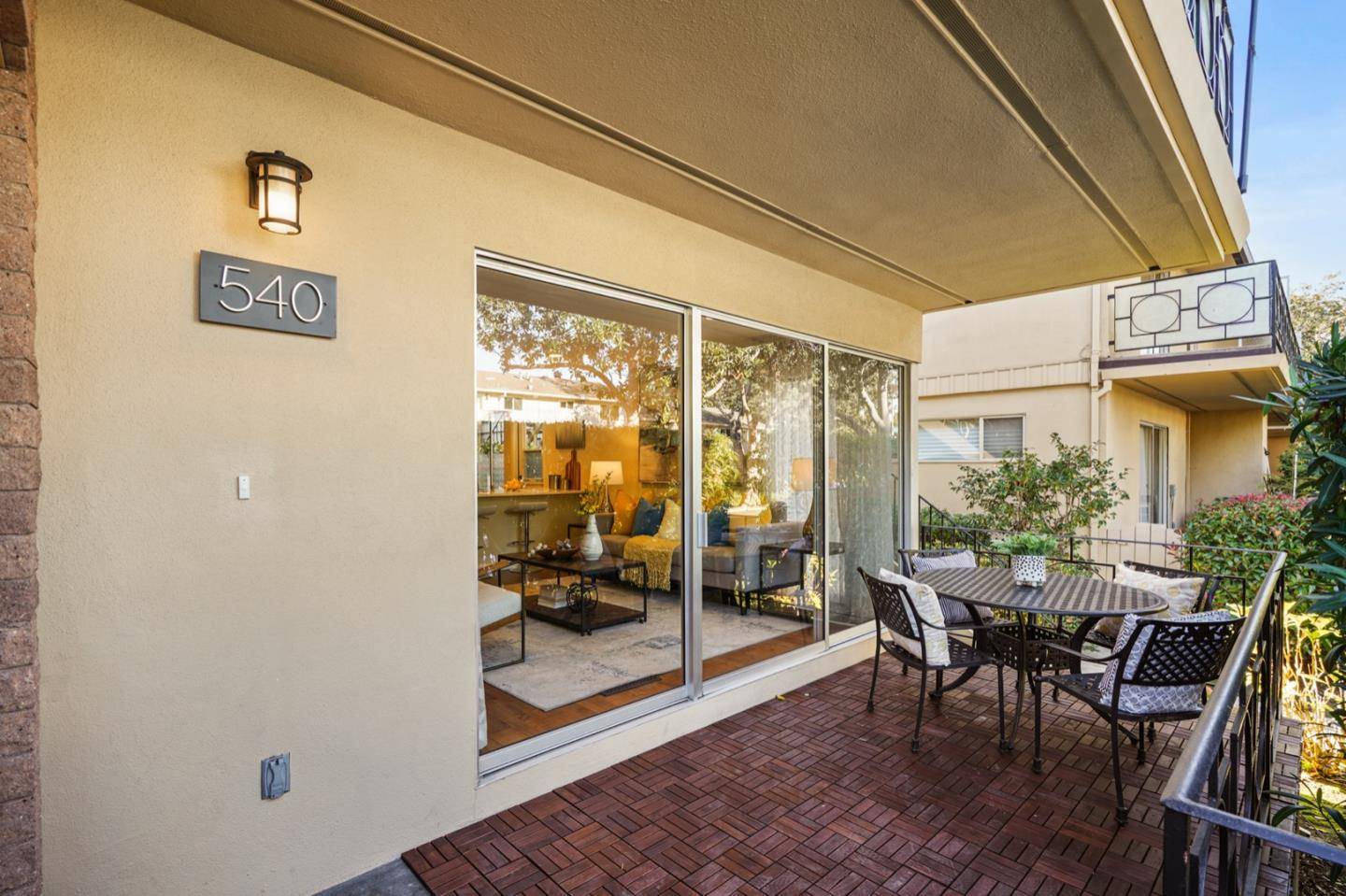 Palo Alto, CA 94301,540 Guinda ST