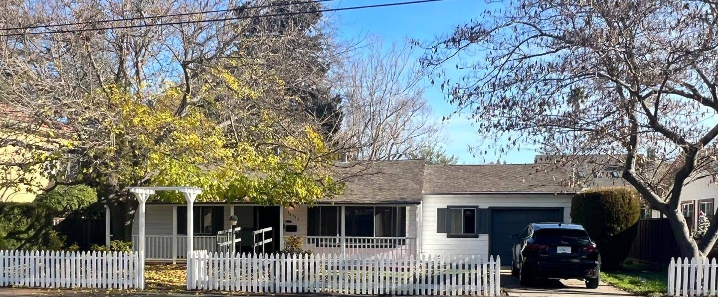 Los Gatos, CA 95032,16346 W La Chiquita AVE