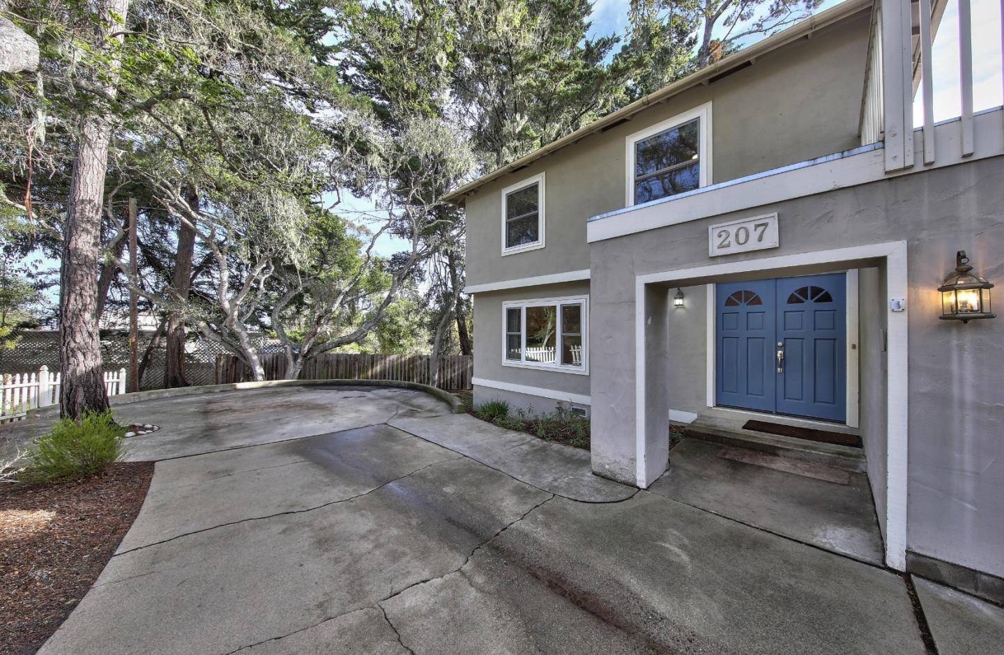 Monterey, CA 93940,207 Herrmann DR