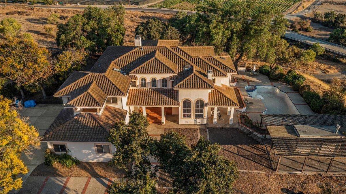 Hollister, CA 95023,6400 Vineyard Estates DR