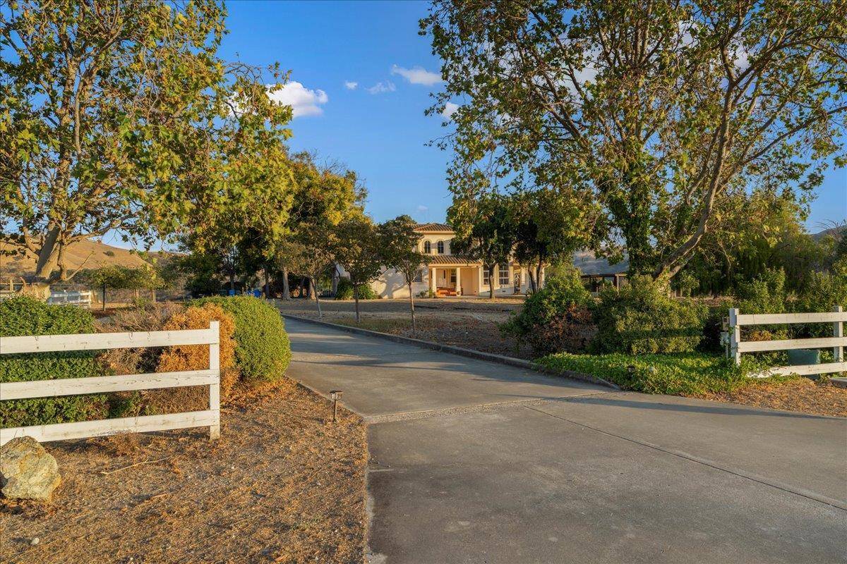 Hollister, CA 95023,6400 Vineyard Estates DR