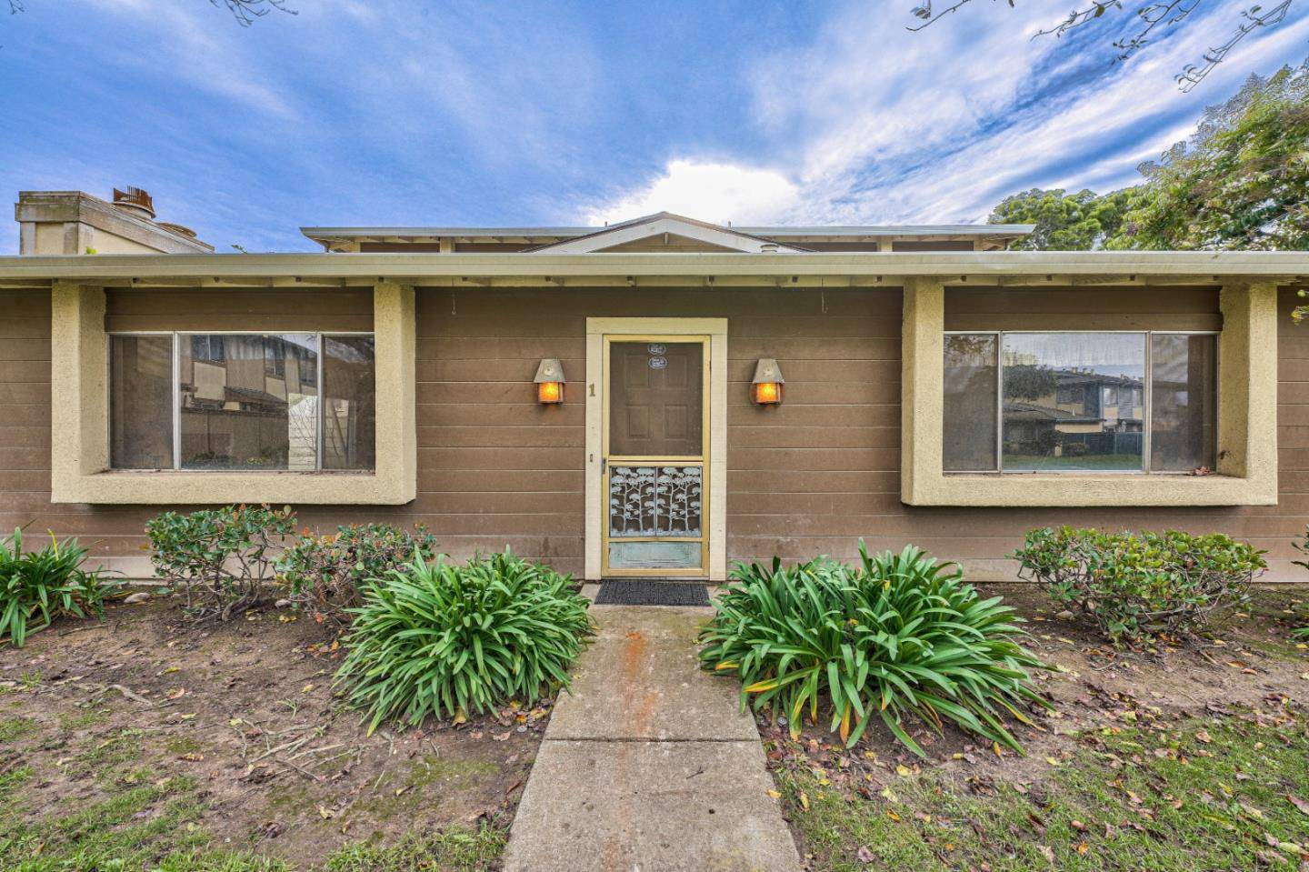 Salinas, CA 93906,1875 Cherokee DR 1