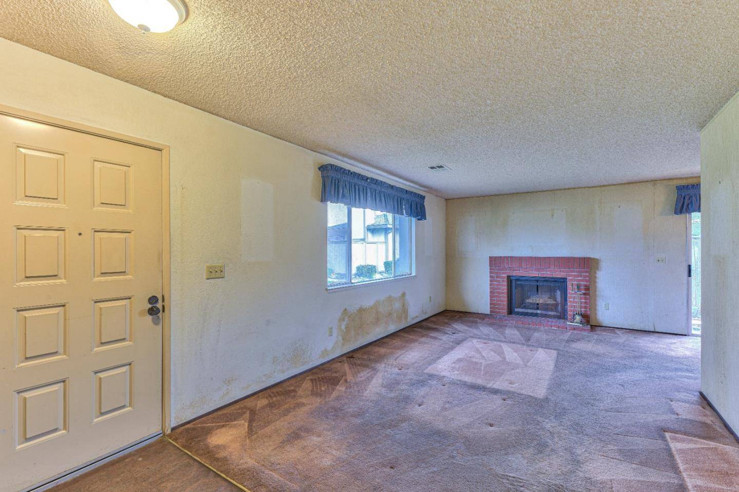 Salinas, CA 93906,1875 Cherokee DR 1