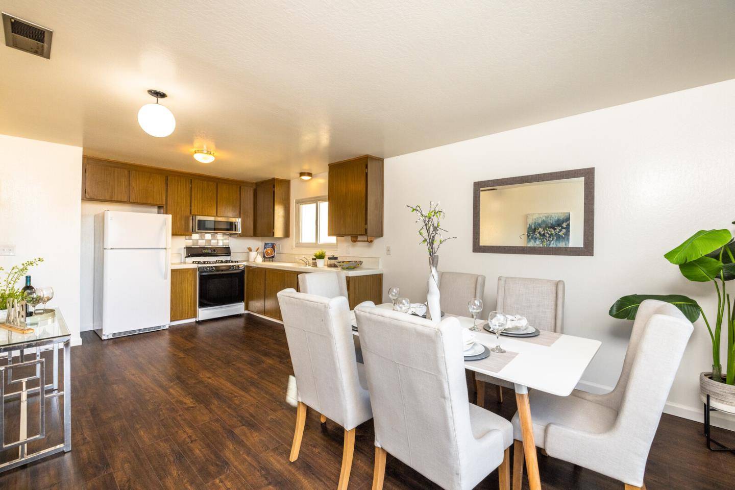 Daly City, CA 94015,24 John Glenn CIR