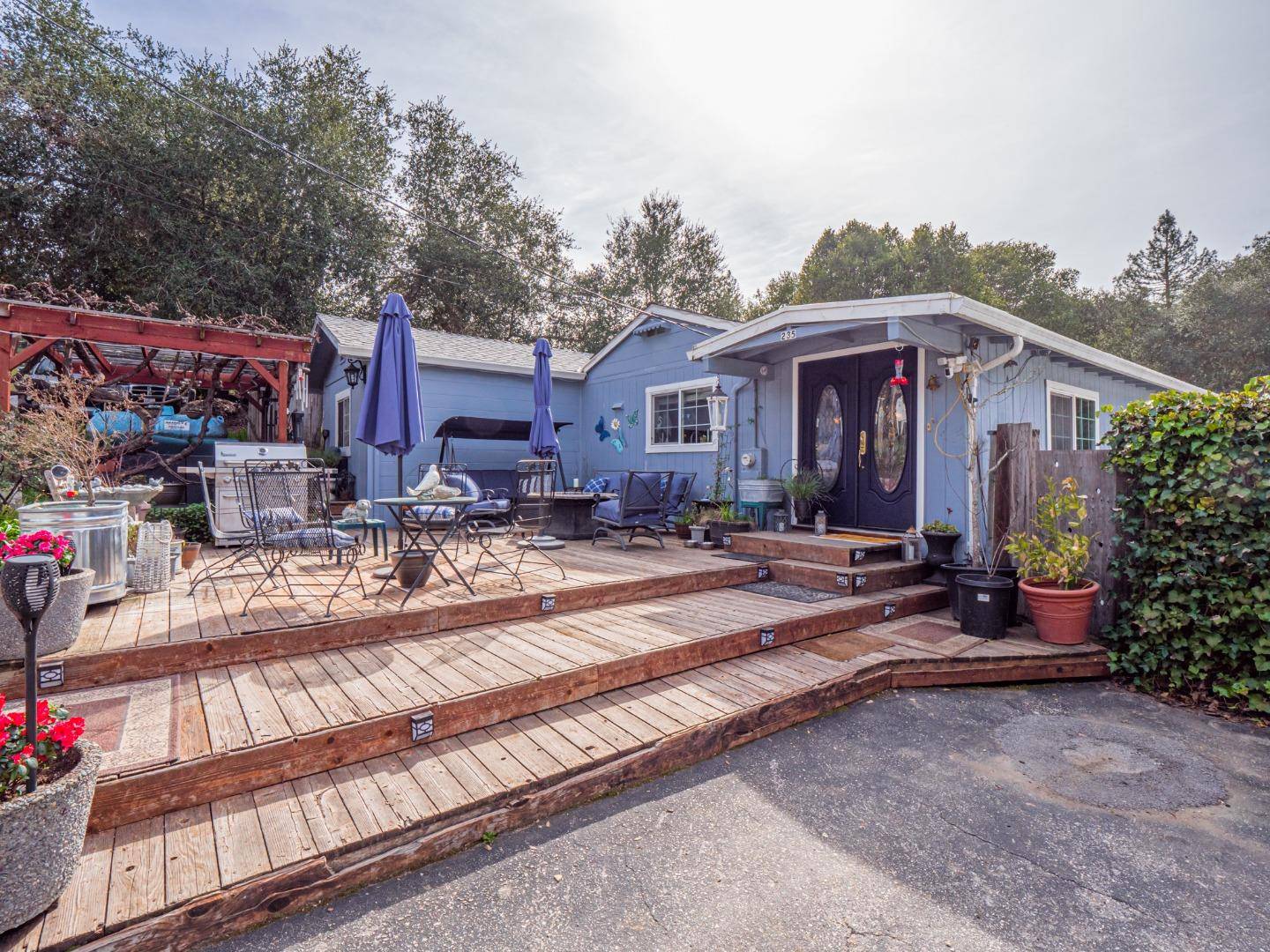 Boulder Creek, CA 95006,235 Apple Knoll DR
